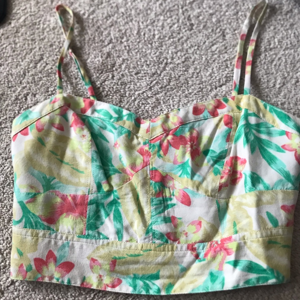American Eagle crop top floral with pastel colors